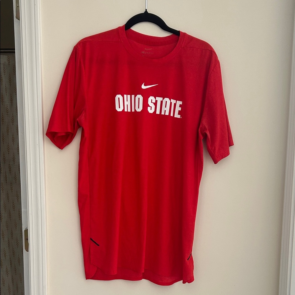 Men’s Ohio State Nike dri fit short sleeve tee.